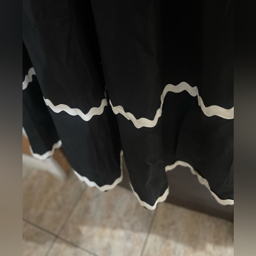 New Arrival. Black Dress with White Trim size 2X 18/20 🌸🌹🌺 LAST ONE - Picture 8 of 12